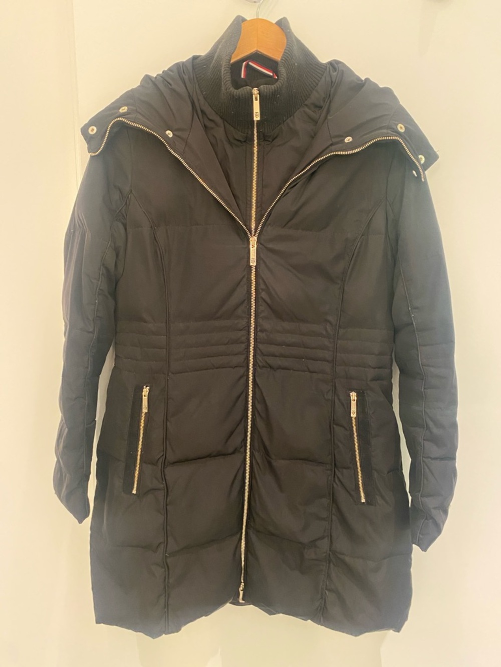 GUC Tommy Hilfiger Down Winter Jacket With Hood Black Size Medium